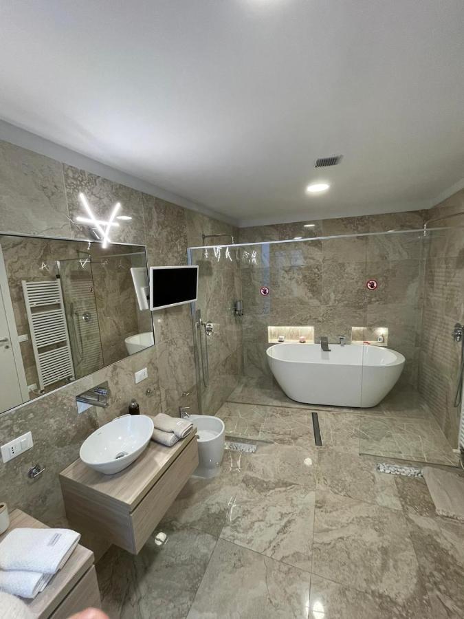 דירות Luxury 1 Al Duomo Di פארמה מראה חיצוני תמונה